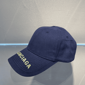 발렌시아가 자수로고 볼캡 모자