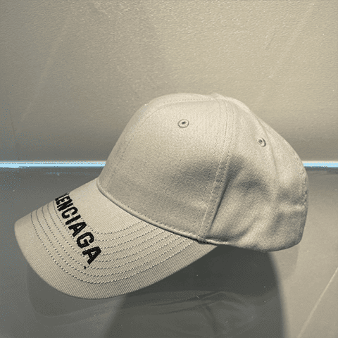 발렌시아가 자수로고 볼캡 모자