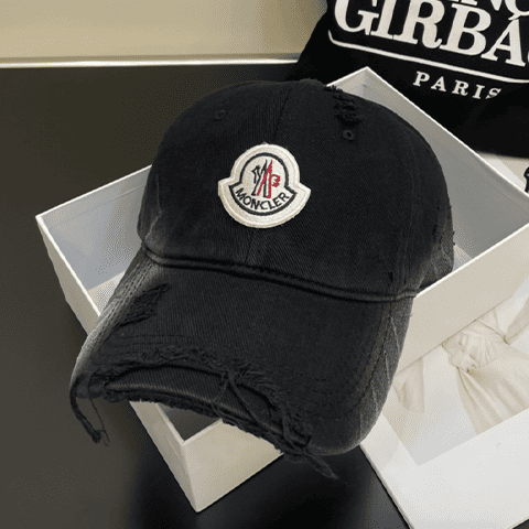 몽클레어 로고 볼캡 모자