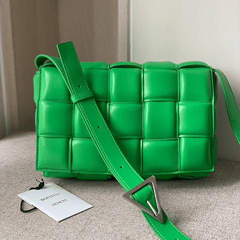 보테가 패딩 카세트백 70094