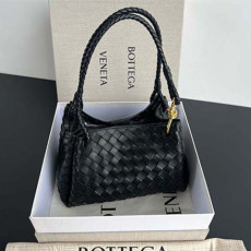 보테가 안디아모 파라슈트 숄더백 미듐 835921