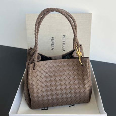 보테가 안디아모 파라슈트 숄더백 라지 796571