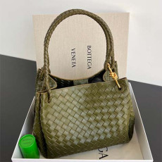 보테가 안디아모 파라슈트 숄더백 라지 796571