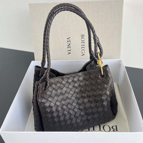 보테가 안디아모 파라슈트 숄더백 라지 796571