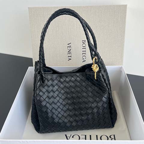 보테가 안디아모 파라슈트 숄더백 라지 796571