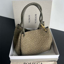 보테가 안디아모 파라슈트 숄더백 라지 796571