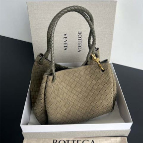 보테가 안디아모 파라슈트 숄더백 라지 796571