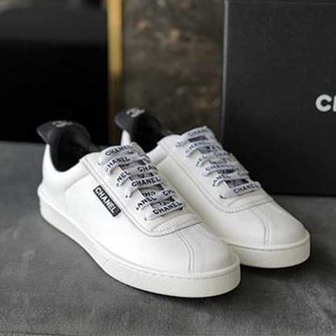 끈로고 슈레이스 스니커즈