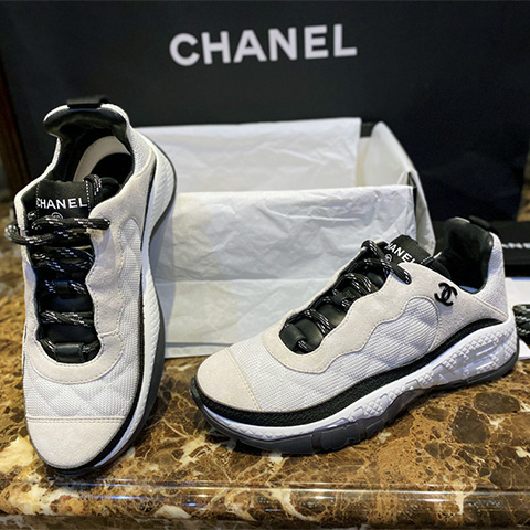 믹스드파이버 엠보 퀼팅 메쉬 스니커즈