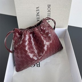 보테가 인트레치아토 더스트백 미듐 796728