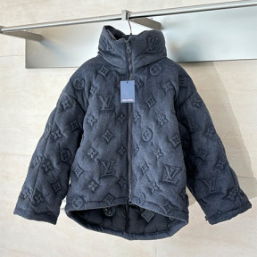 루이비통 모노그램 엠보싱 다운 후드 퍼퍼 자켓